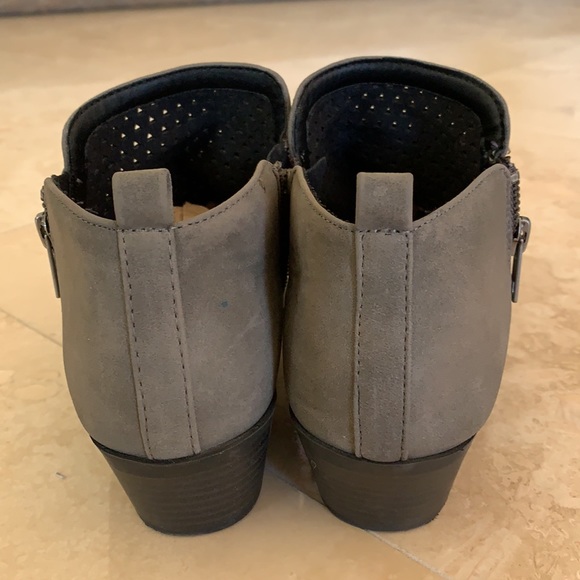 Coconuts by Matisse Booties - Picture 3 of 9